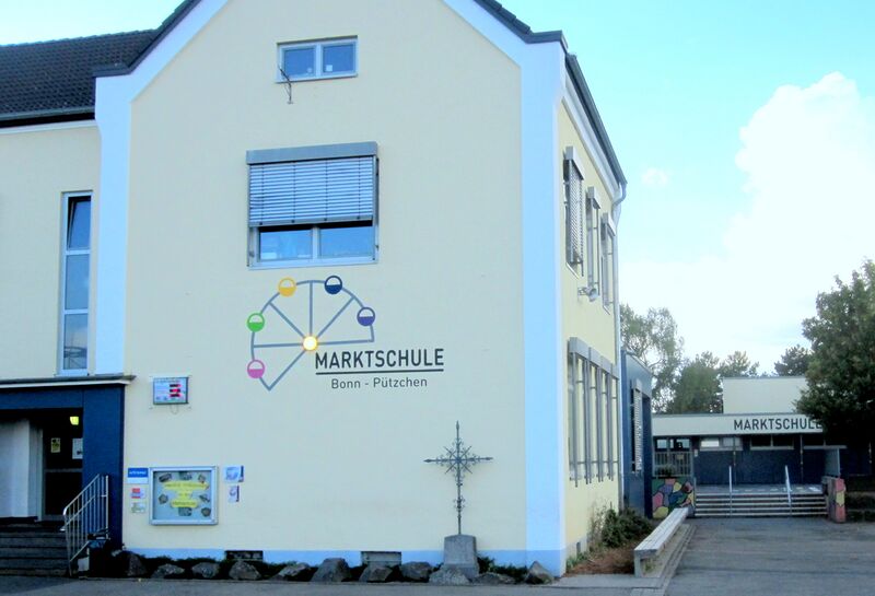 Datei:Marktschule in Pützchen IMG 2418.jpg