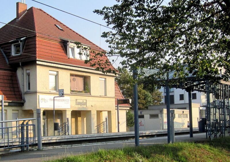 Datei:S-Bahn-Haltestelle Hangelar-Mitte IMG 2222.jpg