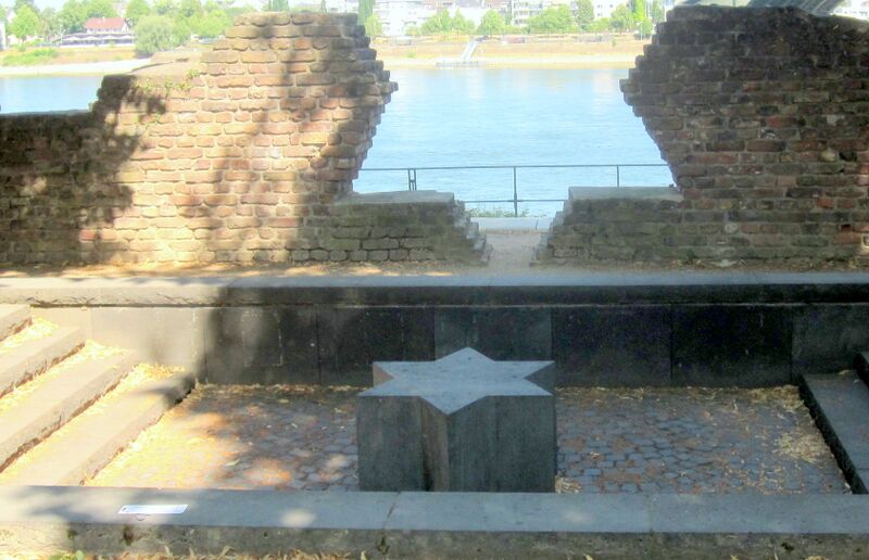 Datei:Mahnmal Ufer IMG 3799.jpg
