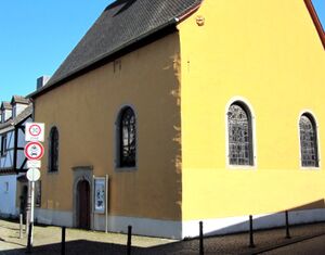 Alte Kirche Oberkassel IMG 0291.jpg