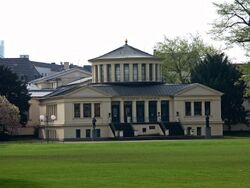 Akademisches Kunstmuseum. Foto- Hans-Dieter Weber. .jpg