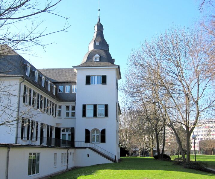 Datei:Ansicht Schloss Deichmannsaue IMG 0011.jpg