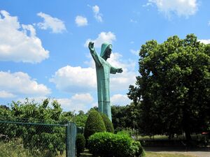 Christusstatue Sankt Augustin IMG 1983.jpg