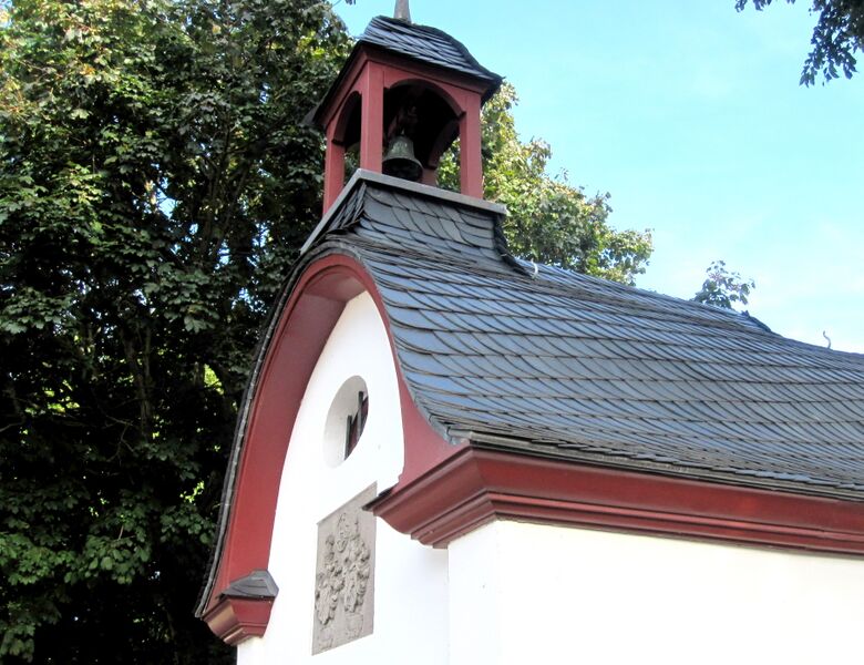 Datei:Giebel der Rochuskapelle Lülsdorf IMG 2472.jpg