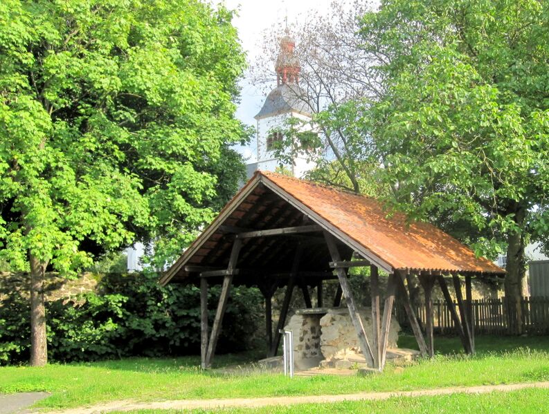 Datei:Mittelalterlicher Kanal Vilich IMG 2181.jpg