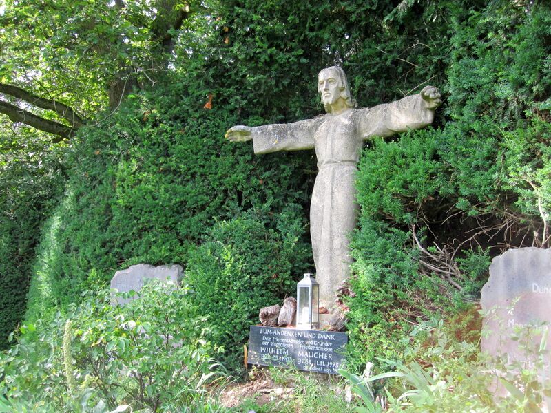 Datei:Segnender Jesus am Friedensweg in Alfter IMG 0066.jpg