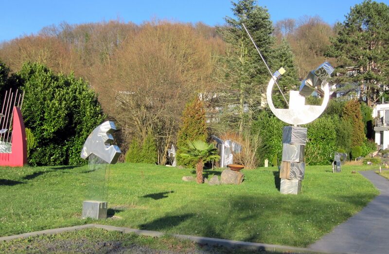 Datei:Skulpturenpark von Karl Grunschel.jpg