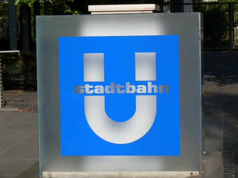 Datei:U-Bahn Schild51.jpg