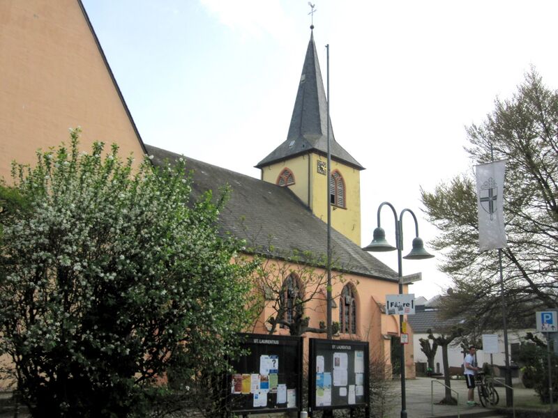 Datei:Kirche Sankt Laurentius Mondorf IMG 0040.jpg