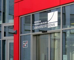 Uni Logo IMG 3552.jpg
