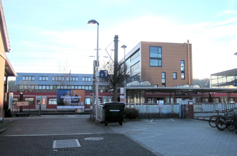 Datei:Am Bahnhof in Hennef IMG 0096.jpg
