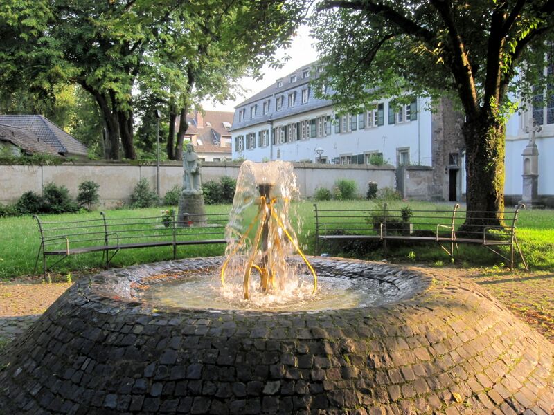 Datei:Brunnen in Vilich IMG 2225.jpg