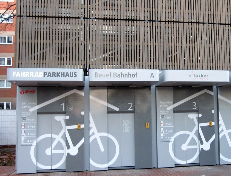 Datei:Fahrrad-Parkhaus am Beueler Bahnhof IMG 0041.jpg