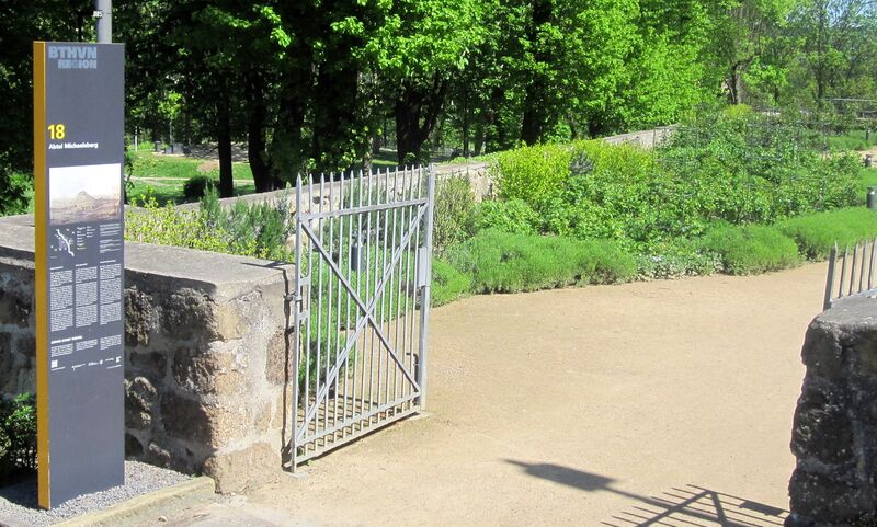 Datei:Beethovenstele Michaelsberg IMG 1313.jpg