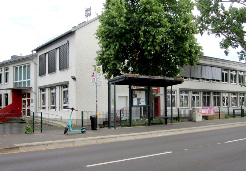 Datei:Robert-Wetzlar-Berufskolleg Röttgen IMG 3597.jpg