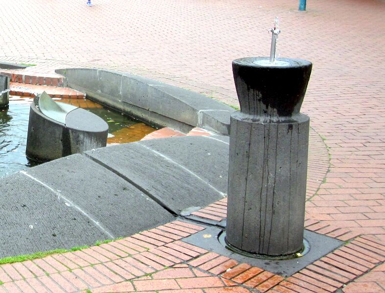 Datei:Trinkbrunnen TPl IMG 3309.jpg