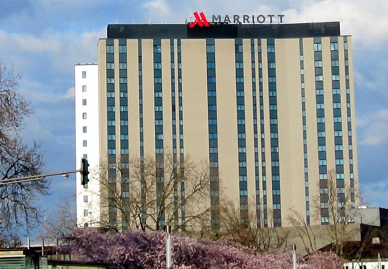 Datei:Blick zum Marriott Hotel in Bonn - IMG 0176.jpg