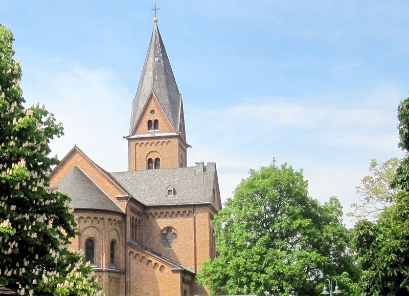 Datei:Kirche Menden IMG 3209.jpg
