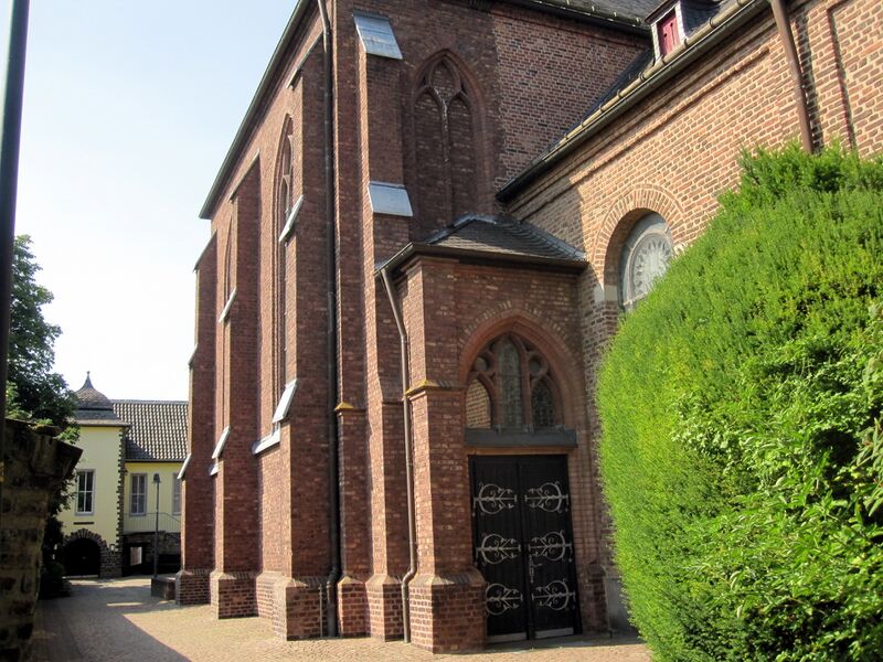 Datei:Kirche Alfter IMG 3824.jpg